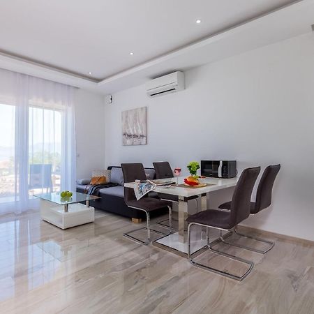 Luxury Apartments Kostrena With Pool 2 ภายนอก รูปภาพ