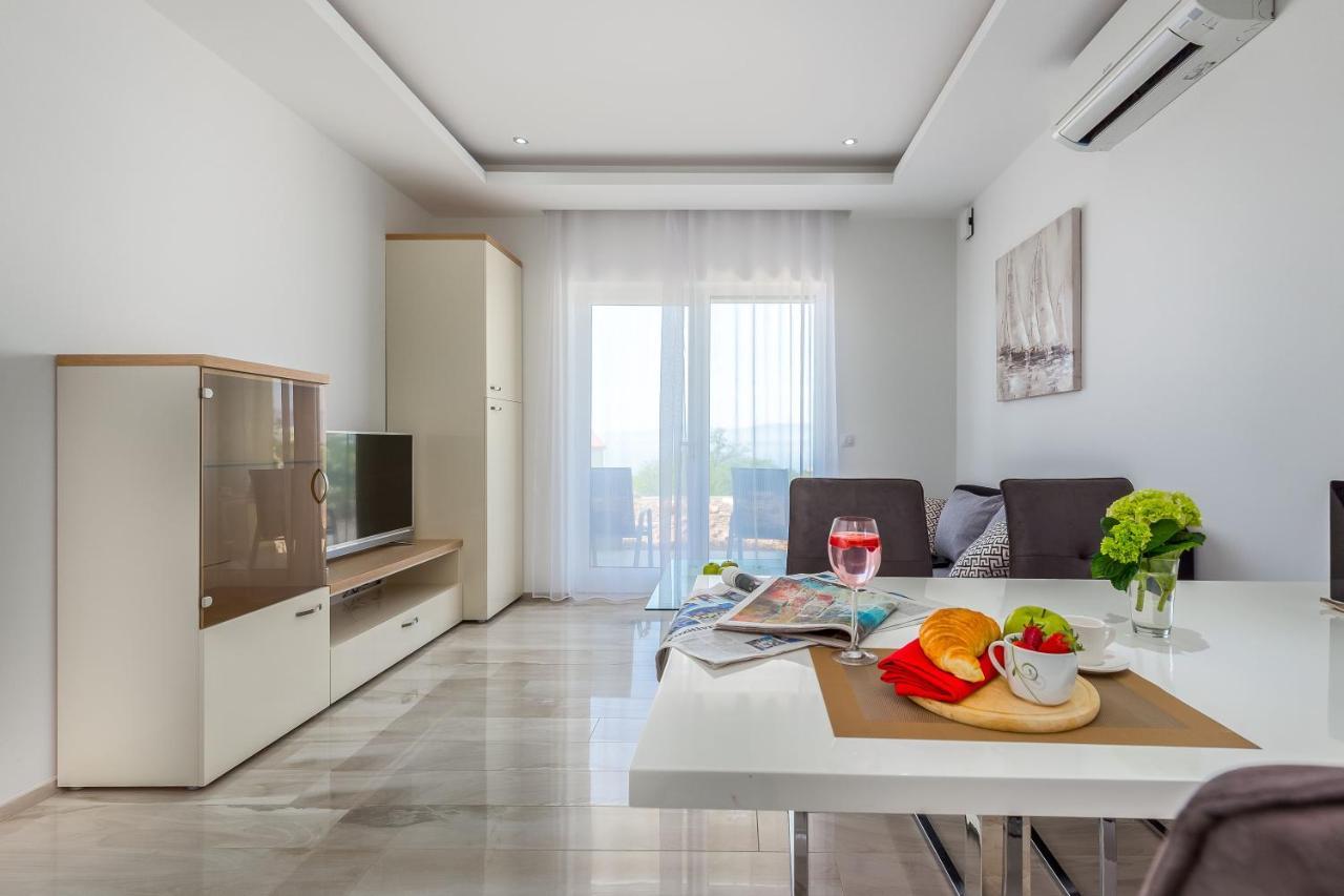 Luxury Apartments Kostrena With Pool 2 ภายนอก รูปภาพ